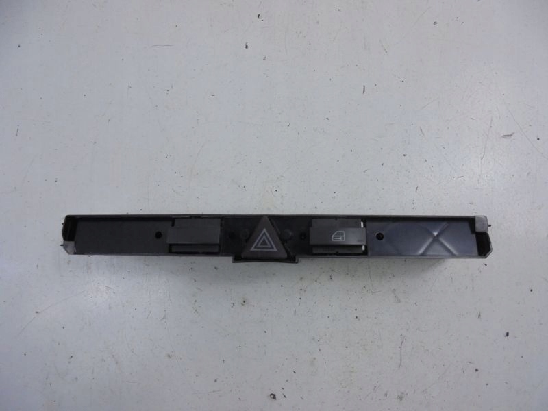 фото №1, Opel zafira b выключатель света аварийных 13205863 xf