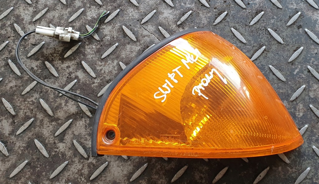 фото №1, Поворотник правый suzuki swift mk4