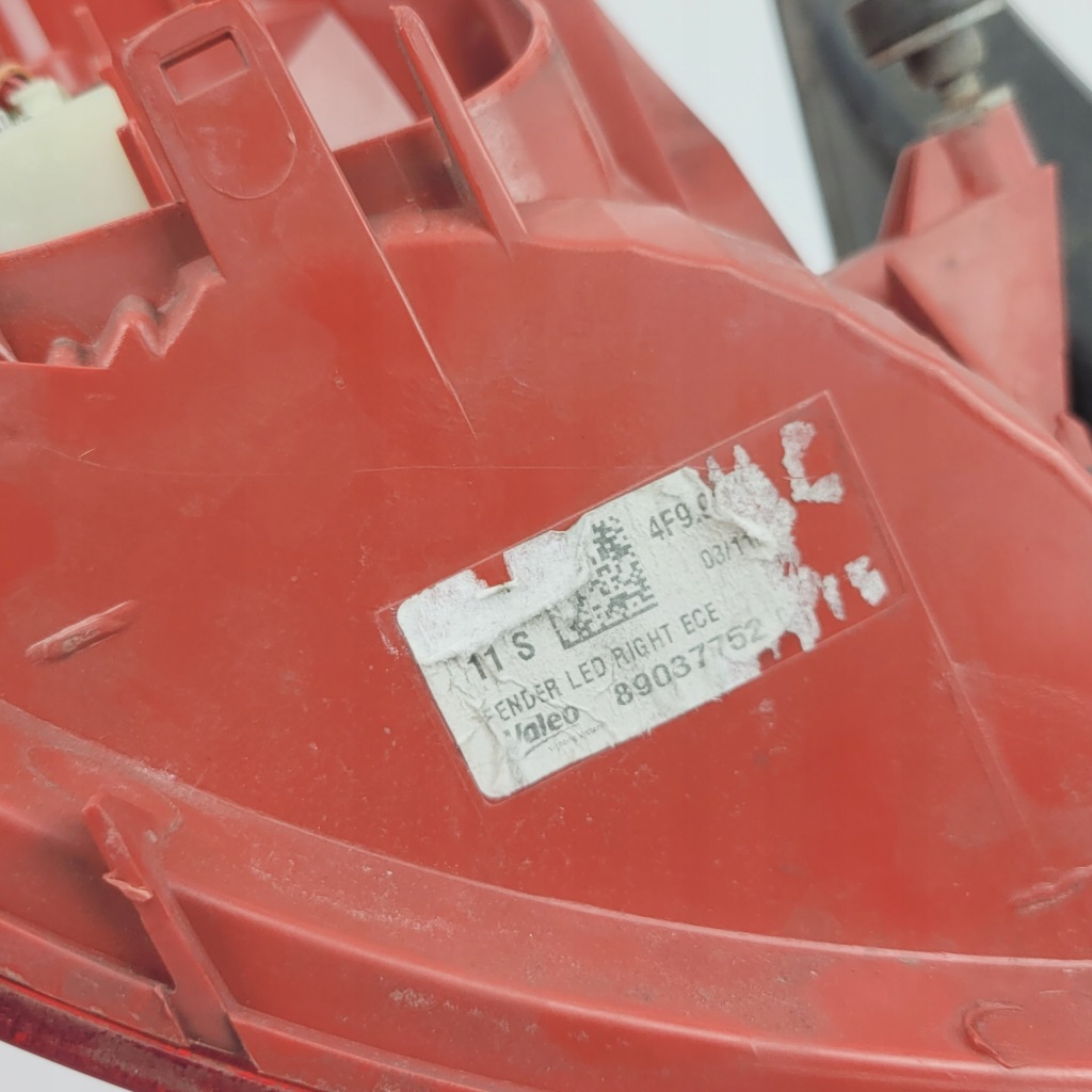 Audi a6 c6 фара светодиодная led правый  w крыло универсал avant valeo Киев