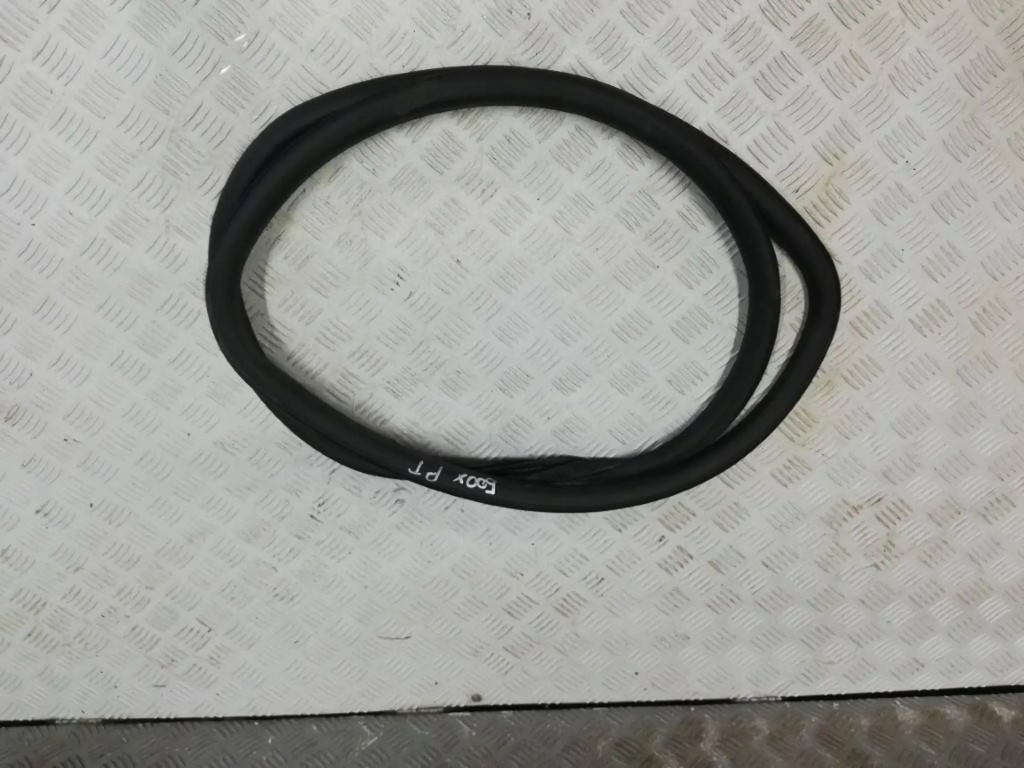 фото №1, Fiat 500x прокладка двері задня правий лівий