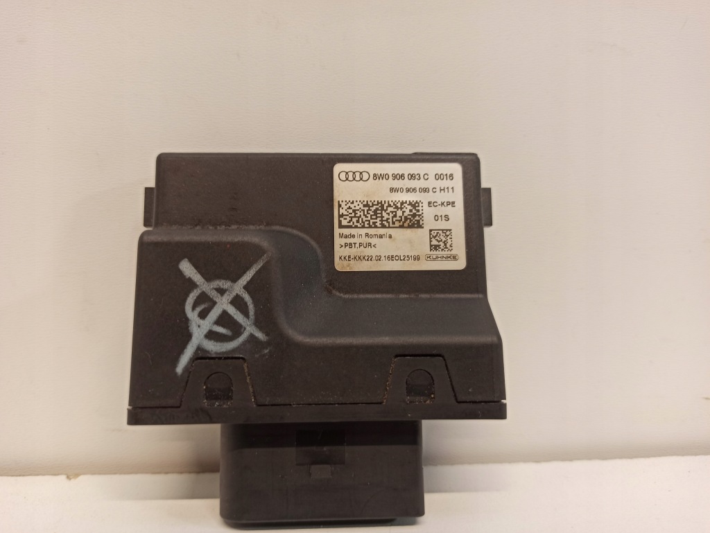 фото №1, Audi a4 b9 8w модуль насоса пального 8w0906093c