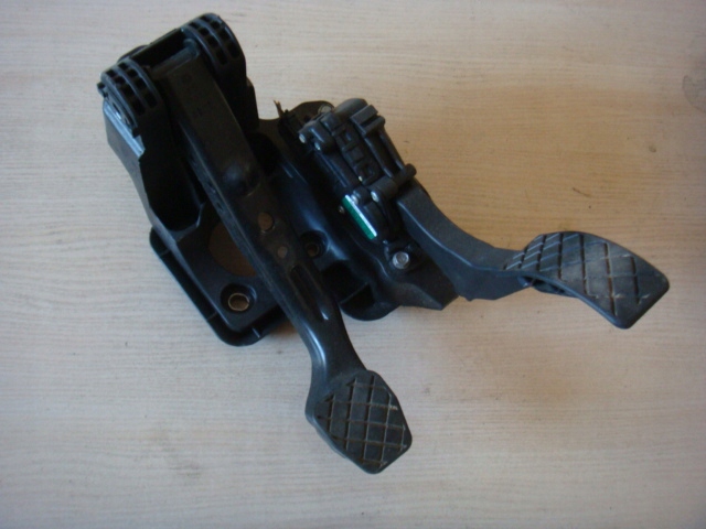 фото №1, Vw polo v 6r педаль газа тормоза комплект