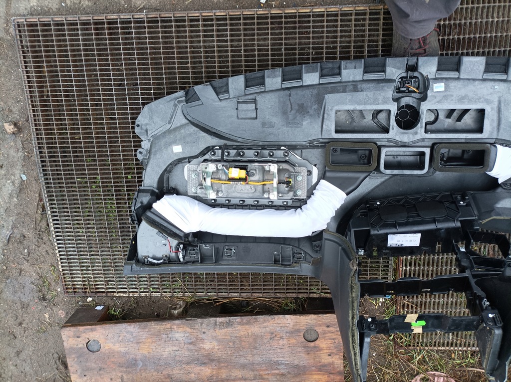 фото №12, Рамка каркас радіо консолі audi a6 c6 4f1858005b