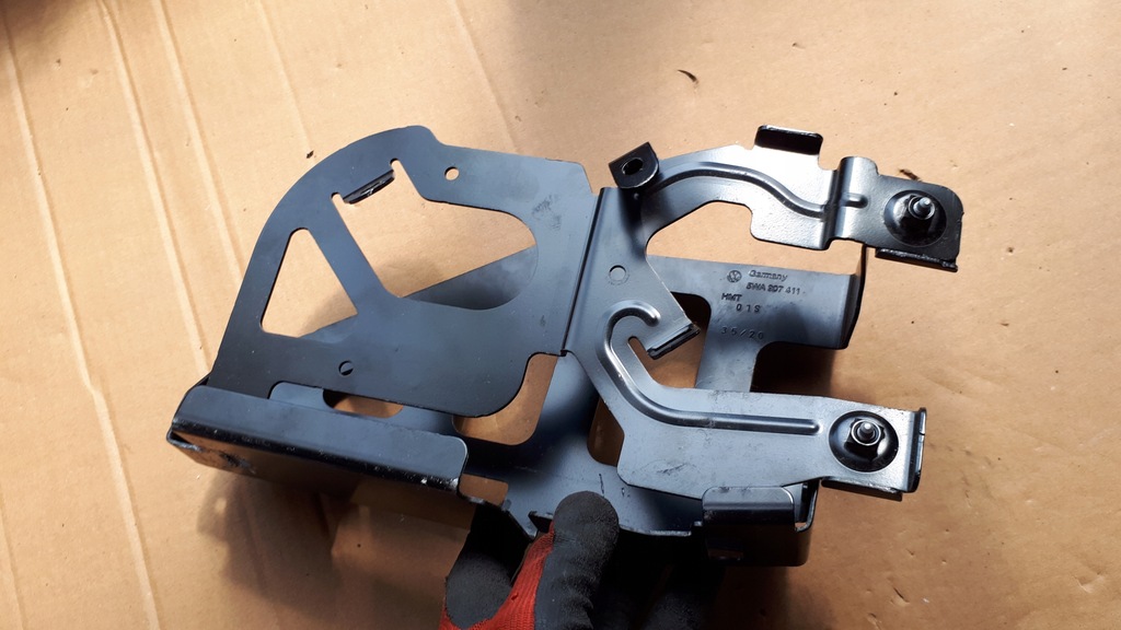 фото №1, A3 8y кронштейн компьютер блок управления 5wa907411