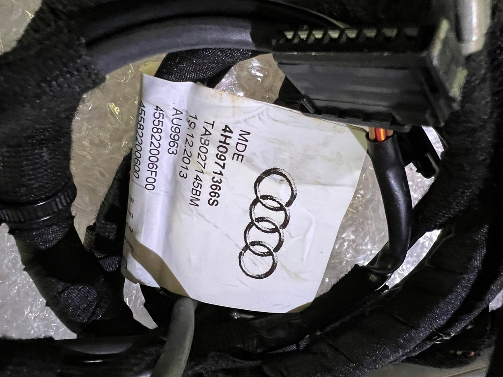 фото №13, Audi a8 s8 d4 lift монітори проводка задні 4h0919607