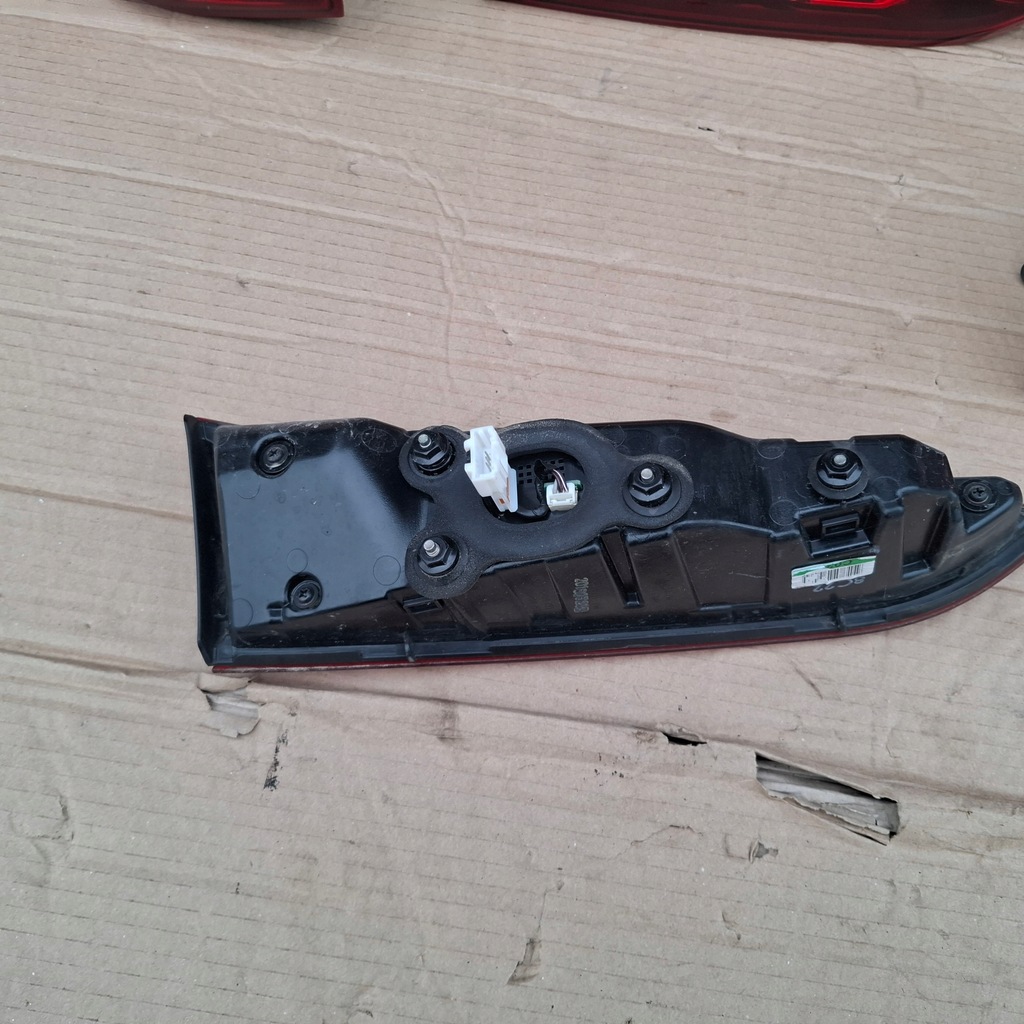 фото №11, Hyundai kona лампа задня комплект 4szt ліва права w крила + кришка багажника