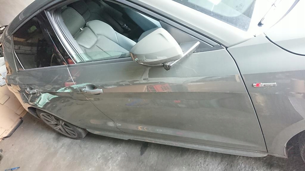 фото №1, Audi a1 82a двері праве задні lx7g