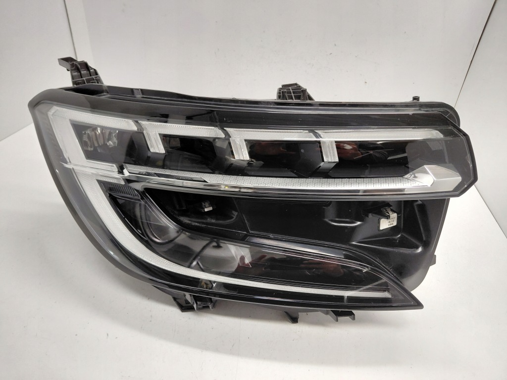 фото №1, Renault austral matrix лампа права