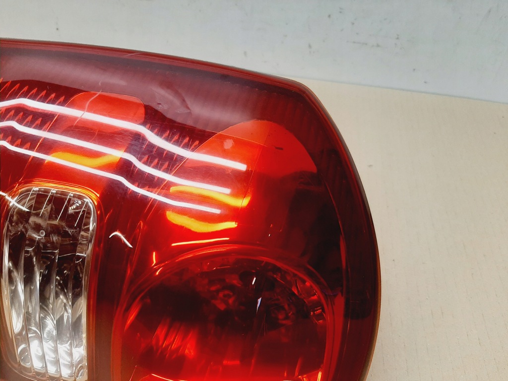 фото №6, Лампа крыла задняя toyota rav4 rav-4 ii 2003-2005 5 дверь левая