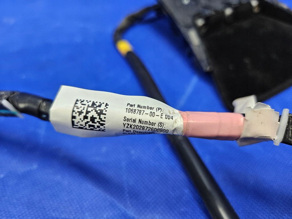 фото №8, Tesla model 3 lift 20-23 камера поперечина движения перед стекло 1068787-00-e