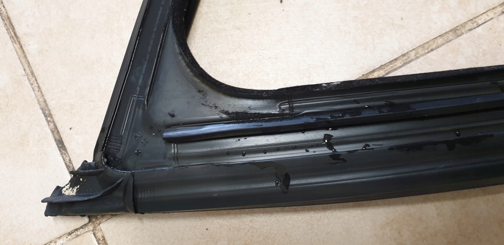 фото №3, Прокладка гумовий елемент двері правий перед mercedes s w221