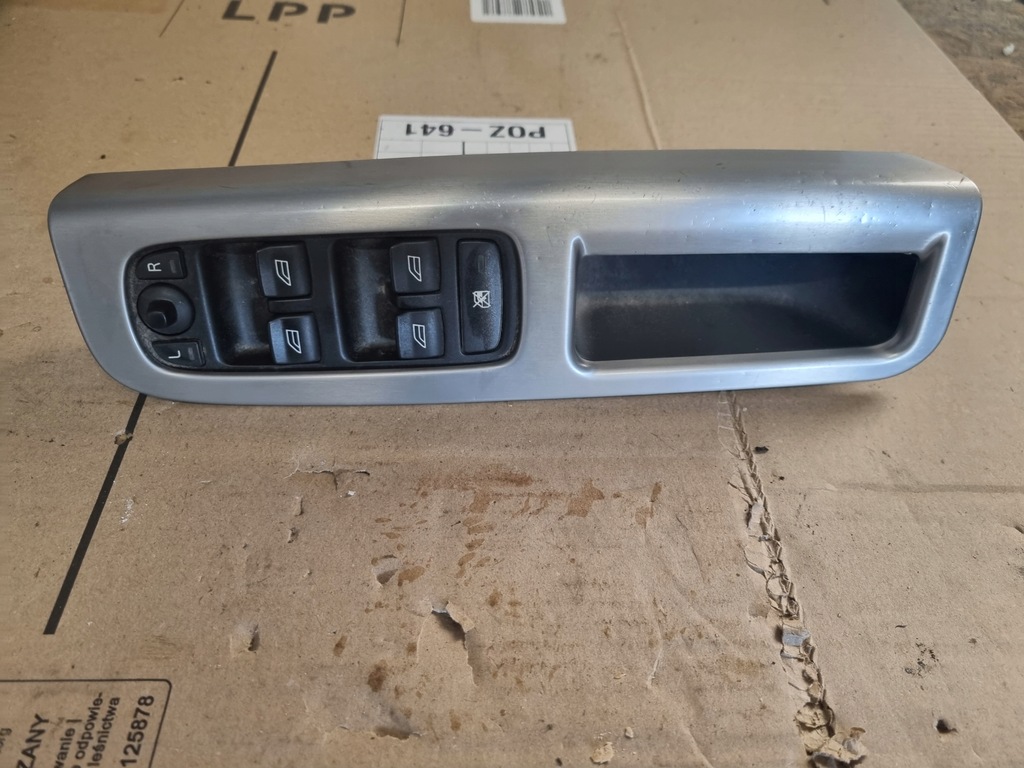 фото №1, Панель управление стекла volvo v50 8663817