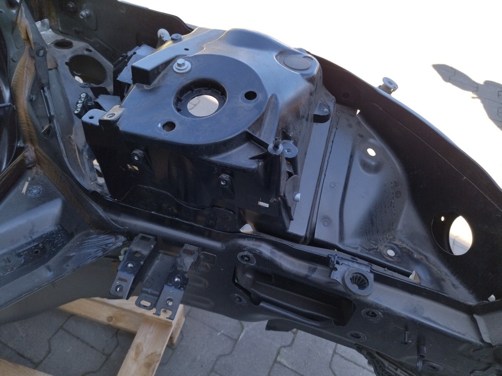 фото №6, Четверть четверть перед левый чашка картер сцепления порог блок двигателя правый volvo s60 iii