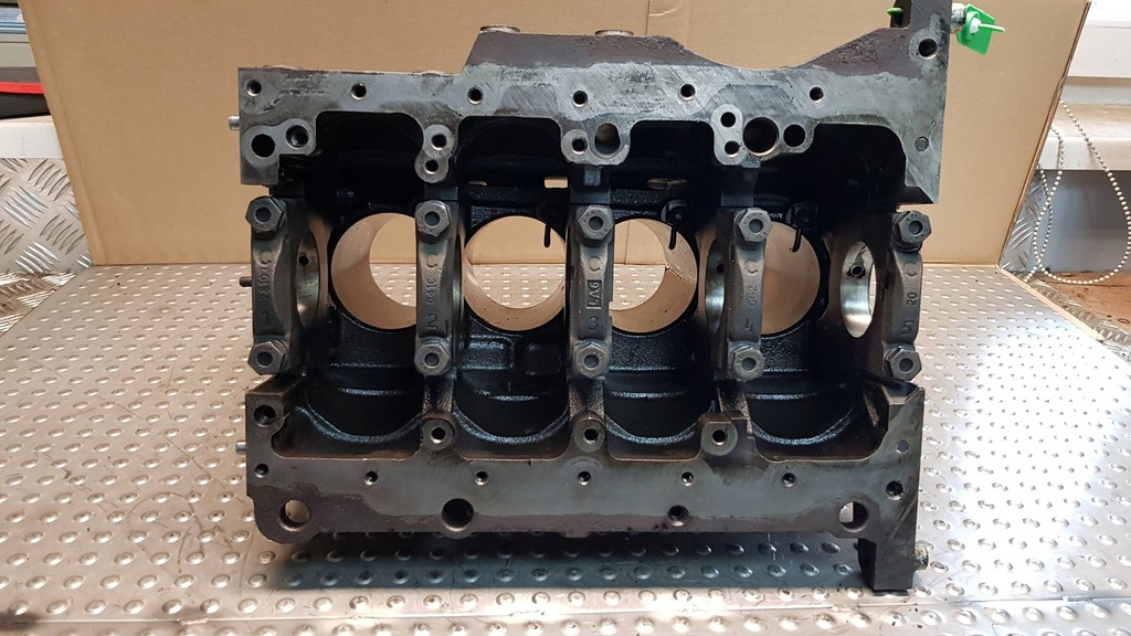 фото №8, Блок двигуна 03g021a audi a4 b7 a6 c6 2.0 tdi bre