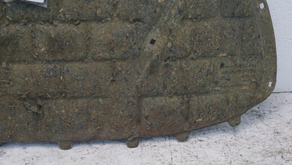 фото №10, Шумоизоляция капот + клипсы vw polo 6r lift