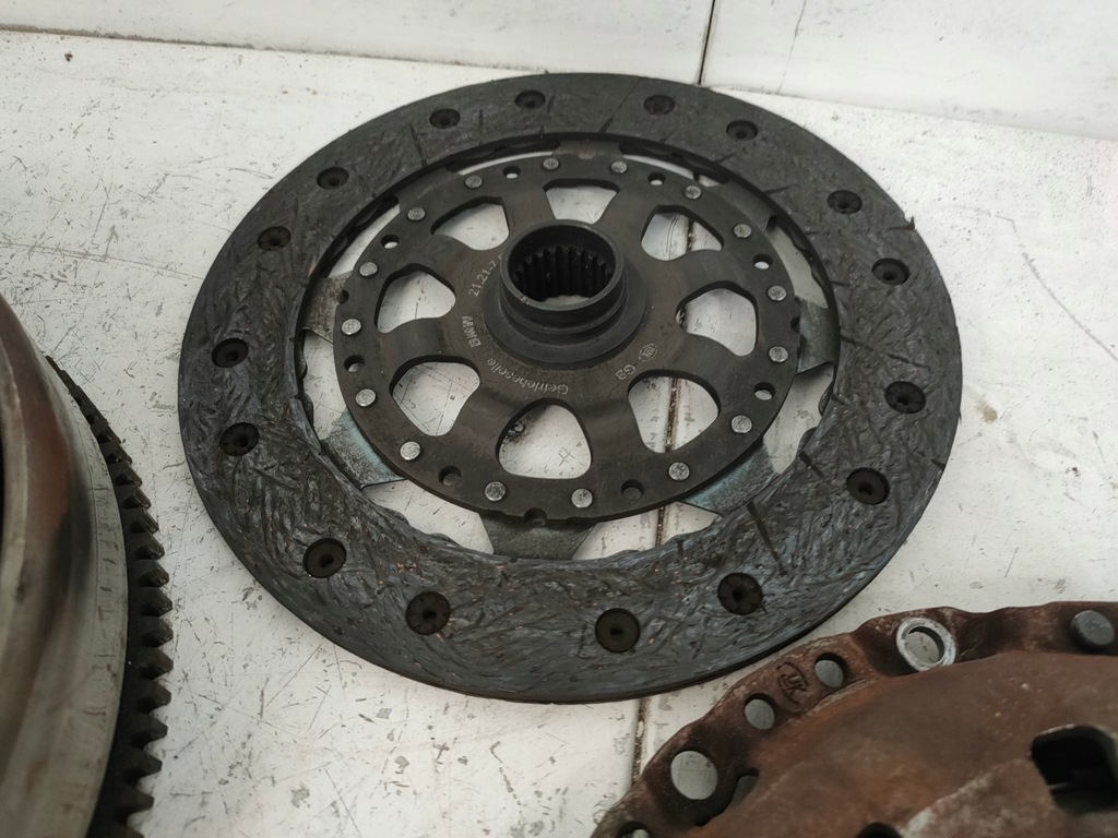 фото №7, Двухмассовый маховик сцепление n45b16a 1,6 6-передача bmw e90 e87 bdb