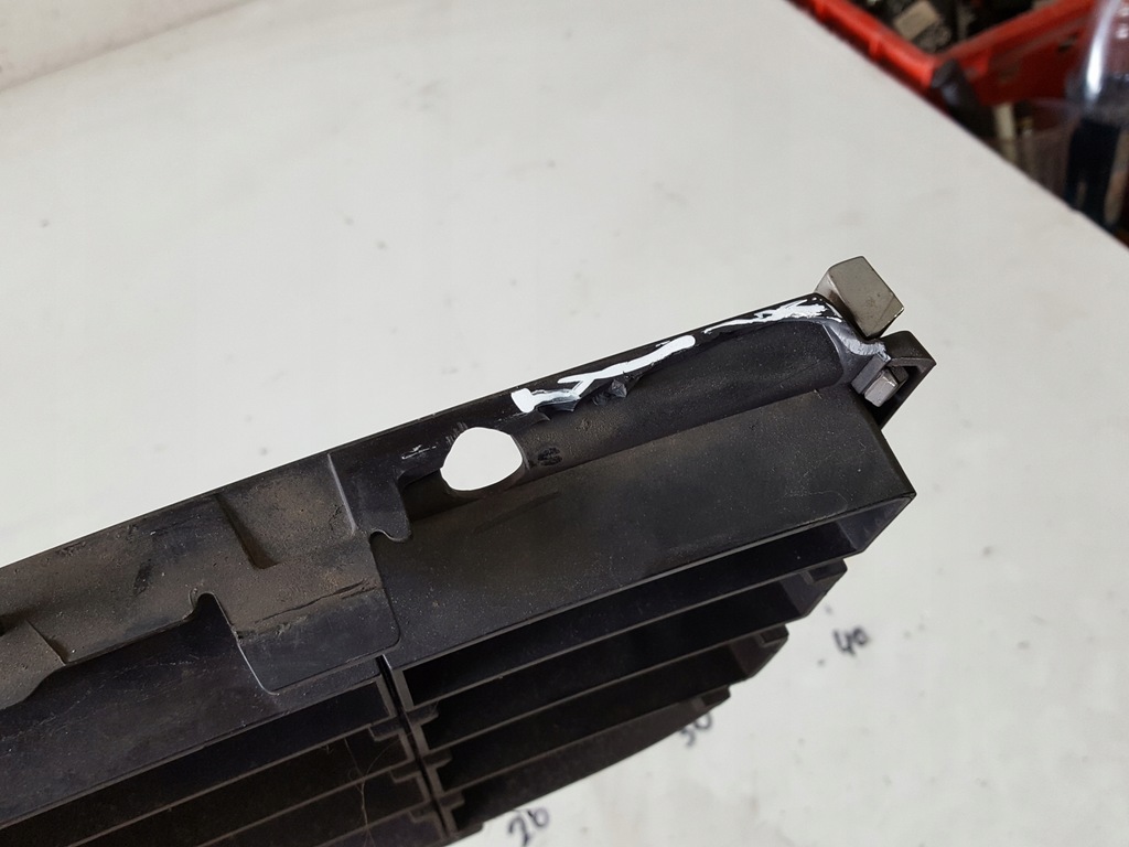 фото №5, Vw jetta v 05-10r решётка бампера средняя