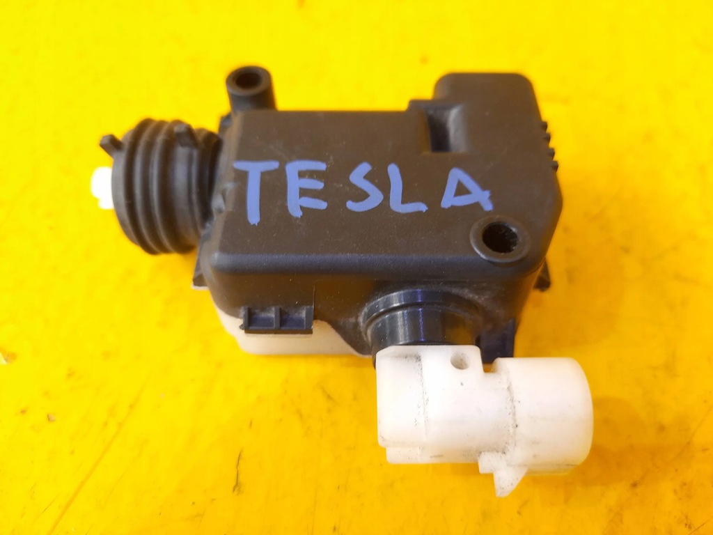 фото №1, Tesla model 3 привод замка капот механизм