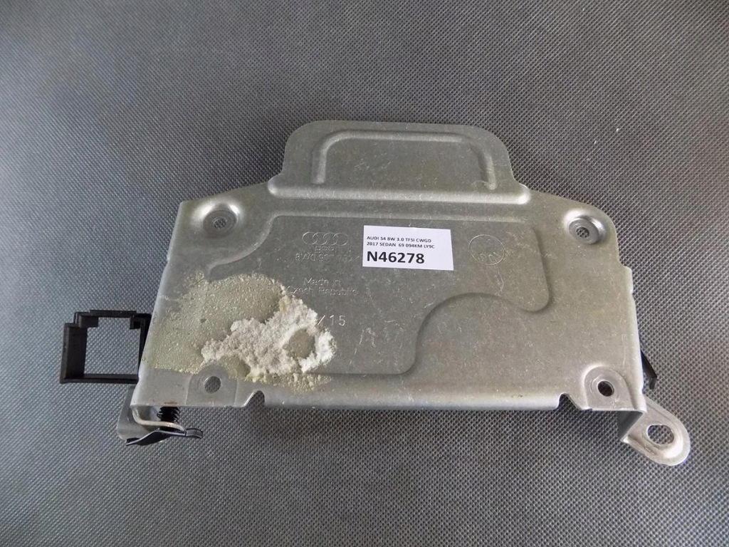 фото №1, Audi s4 a4 b9 кронштейн блок управления 8w0907732