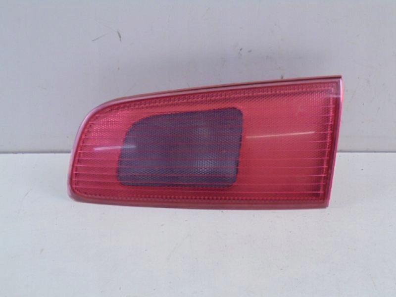 фото №10, Mazda 2 i dy 03-05 лампа задняя правая с крышки