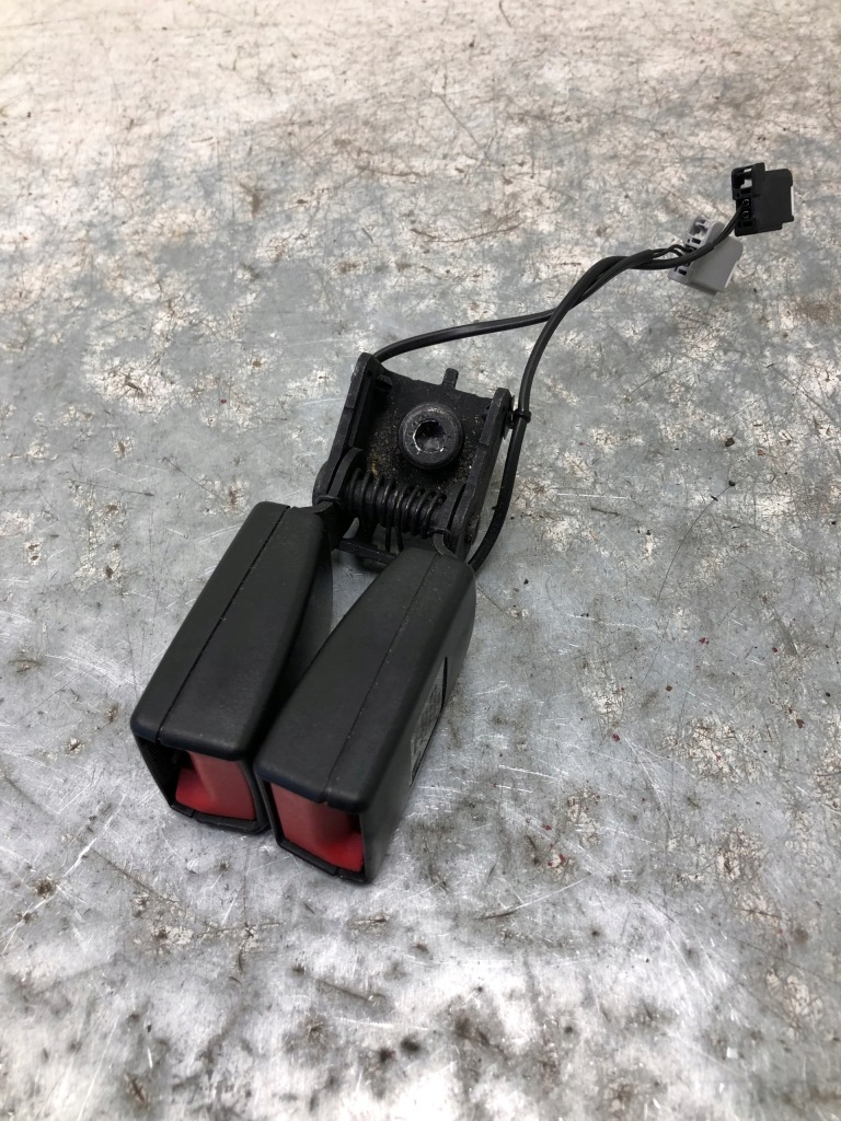 фото №2, Защёлки поперечина задняя iii ряд opel zafira c 13251491