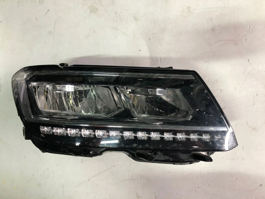 фото №1, Фара правый volkswagen tiguan 2018