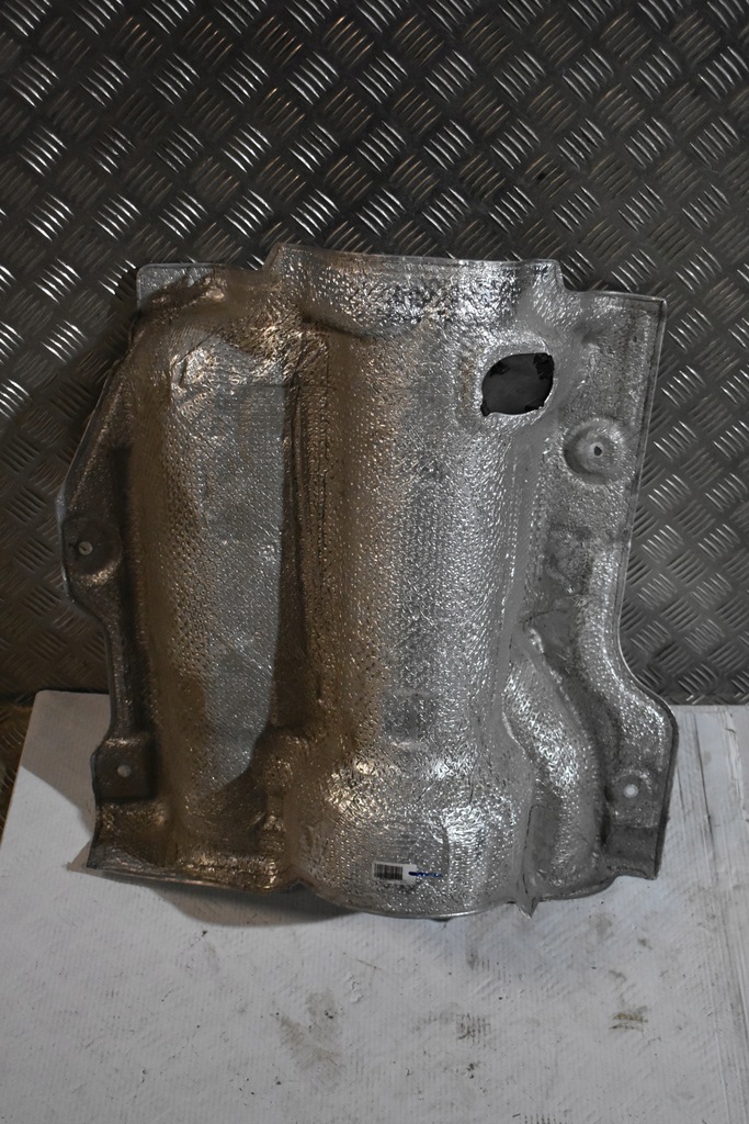 фото №1, Idealna захист теплова тунель mercedes w205 1