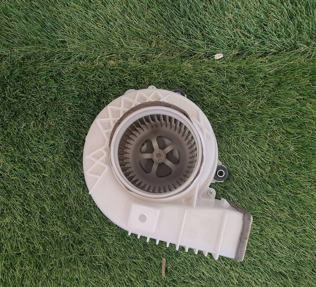 фото №1, Вентилятор акумулятора lexus es 300h