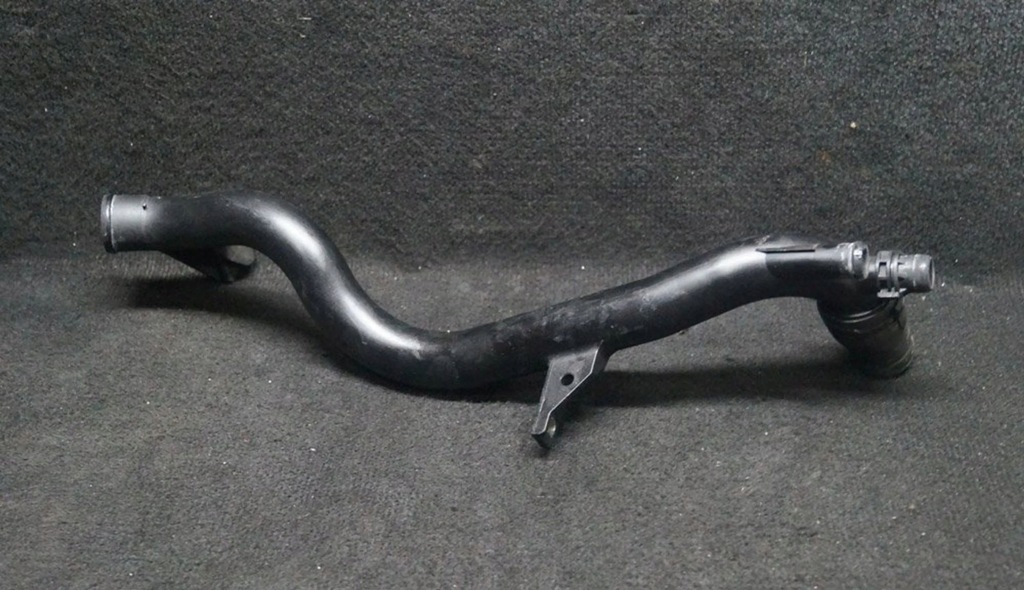 фото №1, Audi a4 s4 b8 8k 2010 правая сторона wąż / труба интеркулер