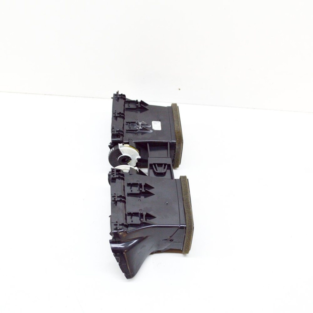 фото №5, Bmw x2 f39 2018 форсунки / решётки обдув панели приборной панели