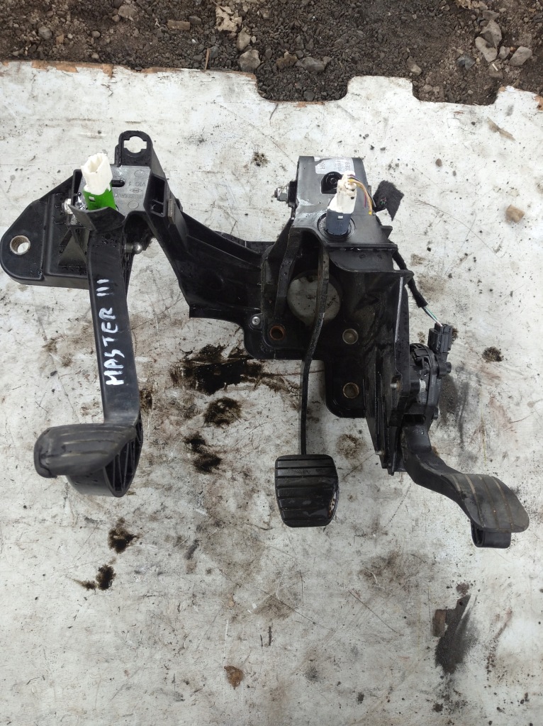 фото №1, Педаль газа 180101626r master iv, movano 135 koni