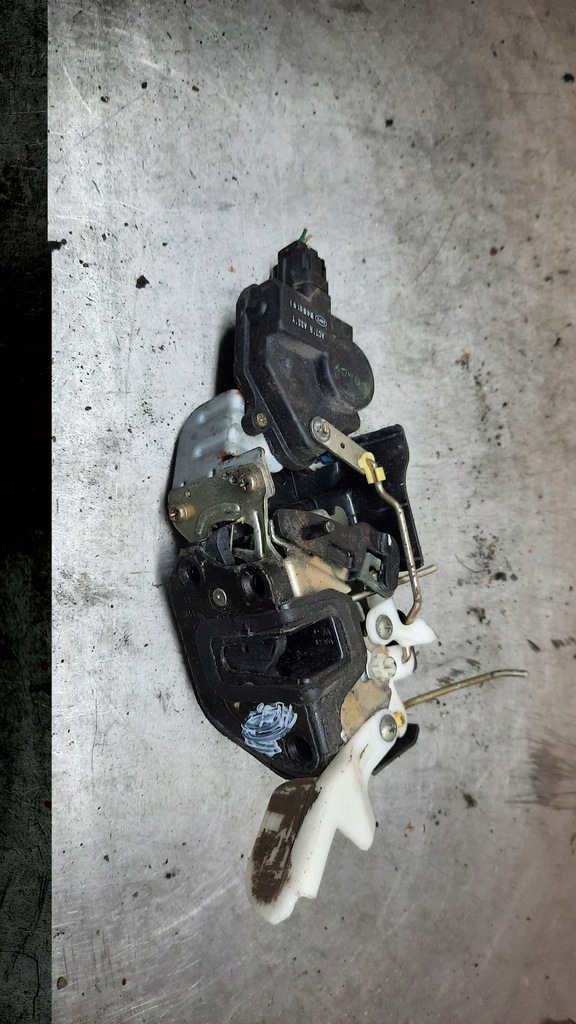 фото №1, Замок дверь правый задняя 4 pin hyundai santa fe i 01r