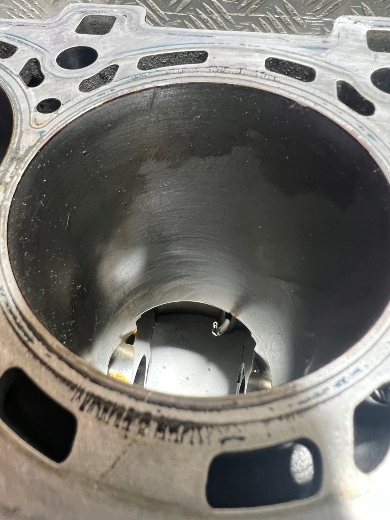 Mercedes w176 a 45 amg блок двигуна 133980 номінал Доставка