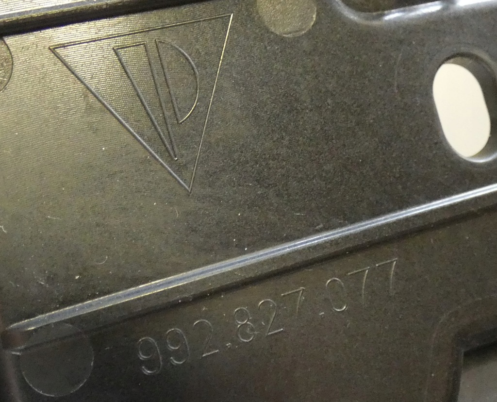 фото №12, Porsche 911 992 2019- 992827077 жалюзи впуск крышка багажника задняя задняя