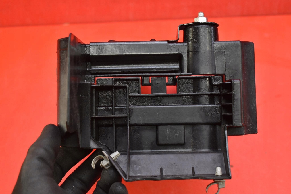 Основание аккумулятор 13498274 opel corsa e 1.3 cdti 95 km 14-20 с Разборки