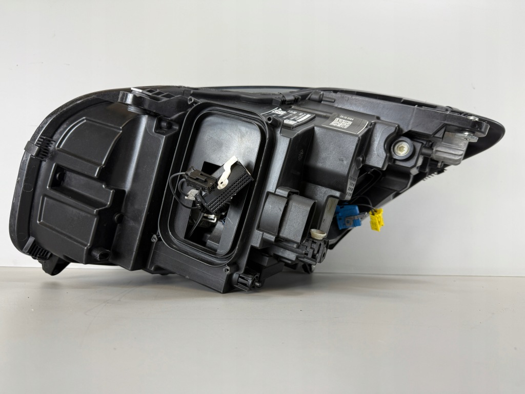 Купить Mercedes amg gt w190 190 рестайлинг  black лампа передняя правая full led