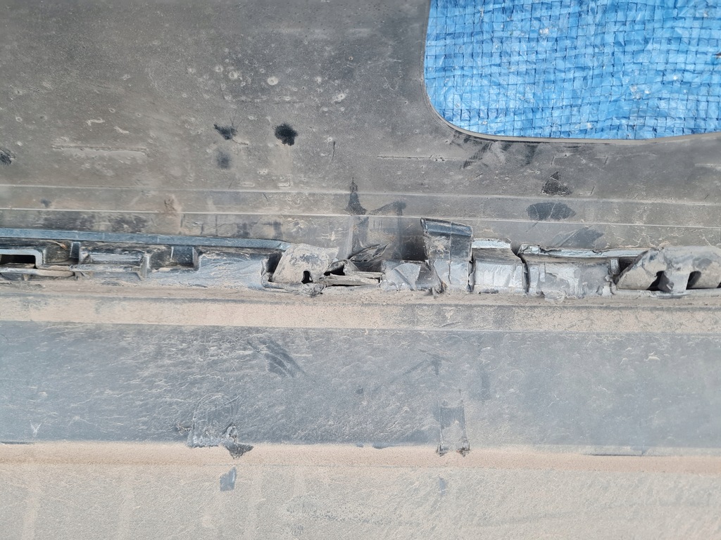 фото №16, Skoda superb 3v9 направляющая правая левый бампер задняя