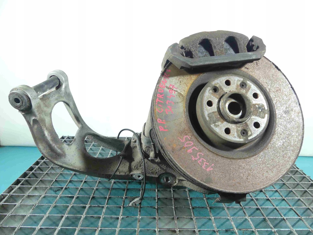 фото №1, Поворотный кулак правая ступица перед 2.7 hdi citroen c6