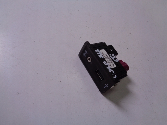 фото №1, Разъём aux usb vw golf vii hb 5 дверь 2014-