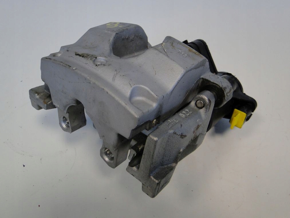 фото №1, Mercedes glc x253 суппорт 320x24 a2534231298