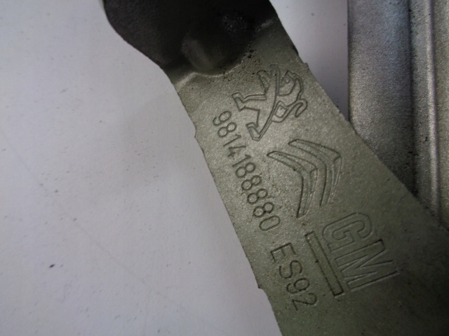 фото №5, Петлі капот peugeot 5008 ii 2017- kcad