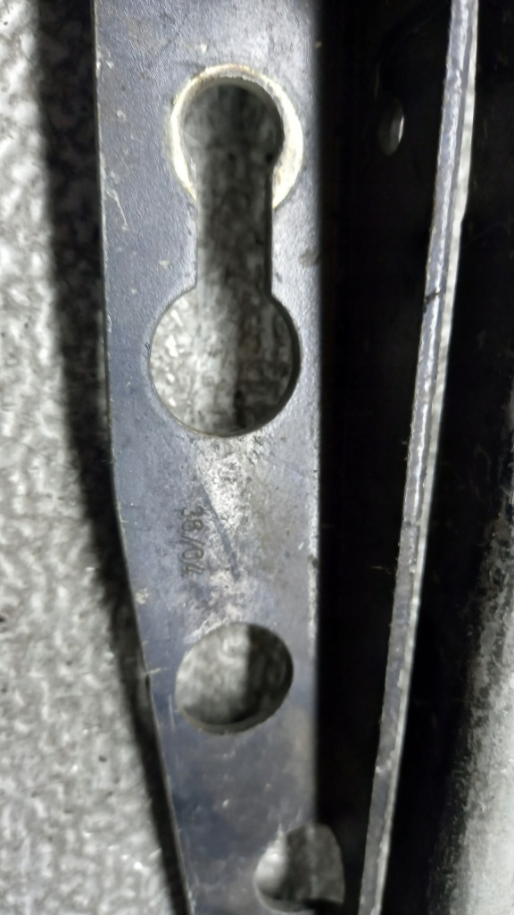 фото №3, Петля капот volvo v70 ii