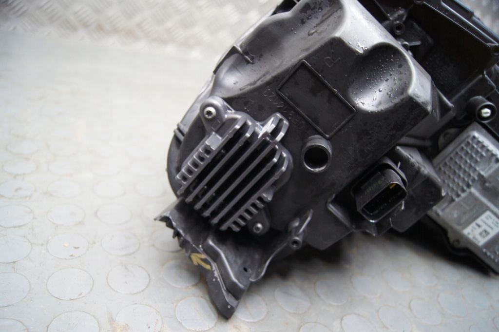 Лампа правая led 3008 ii Недорого