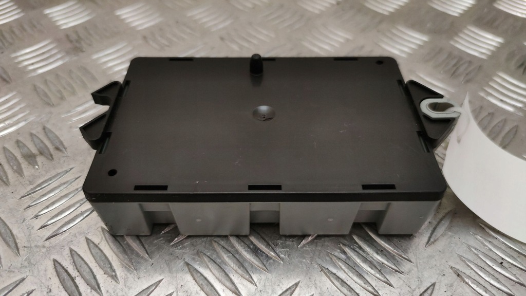 фото №2, Land rover discovery sport 2018 рамка / модуль предохранителей cpla14q073aa