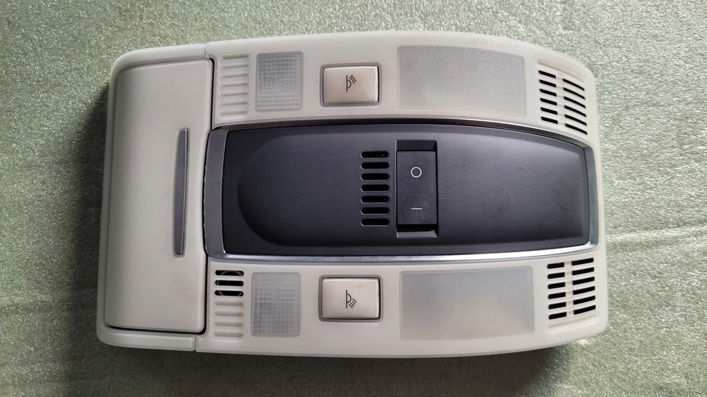 фото №1, Audi a6 c6 лампа потолочный салона 4f0947135n