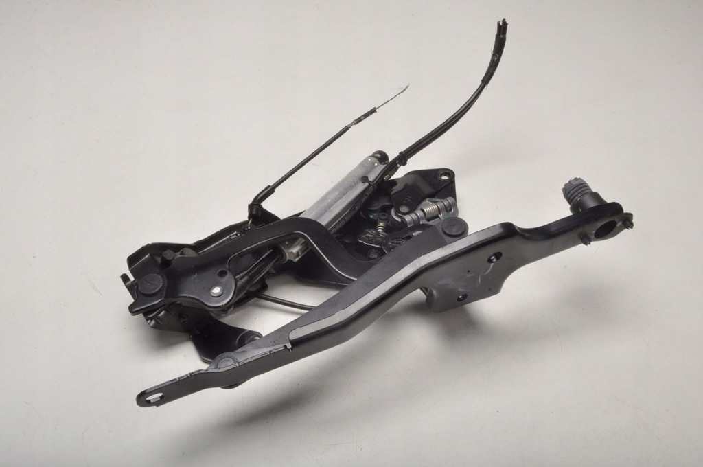 фото №1, Bmw e88 петля крыша правый