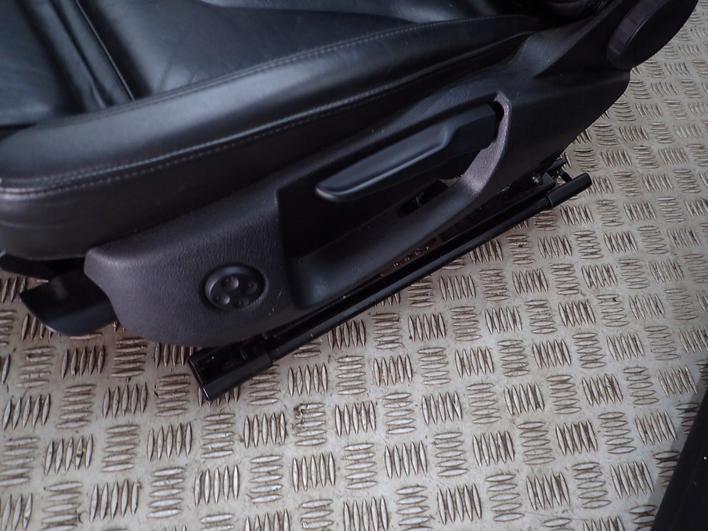 Audi a5 8f 8t cabrio сидіння оббивка заднє сидіння обшивки шкіра підігрів тунель n11 Ціна