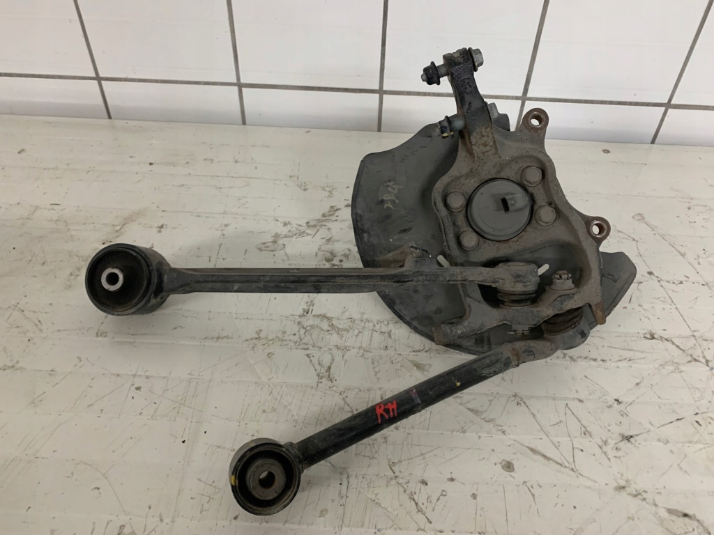 фото №1, Hyundai genesis 2016 coupe поворотный кулак правая ступица подшипник рычаги