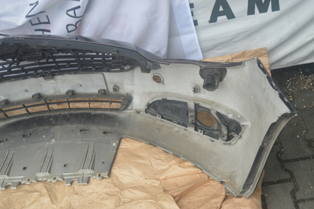 Opel insignia a рестайлінг  13- бампер перед передній + решітка радіатора + ґрати Доставка