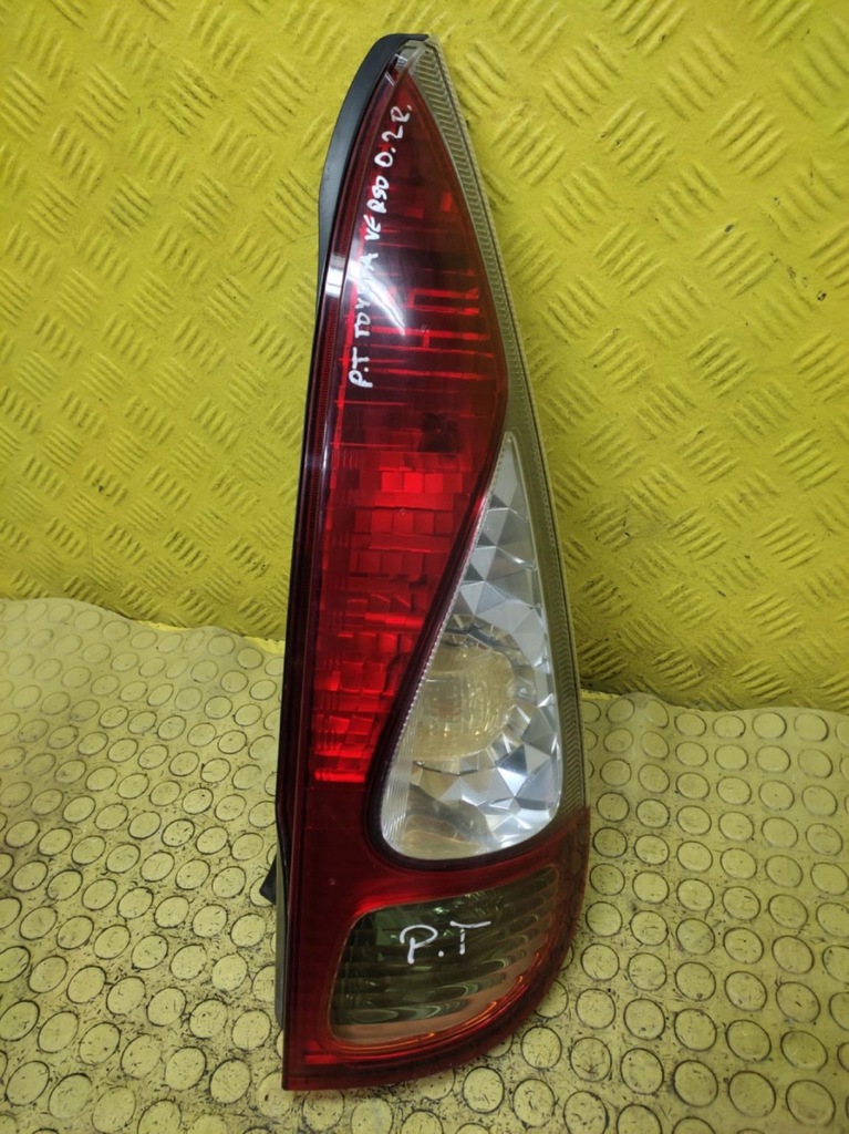 фото №1, Toyota yaris verso лампа правый задняя